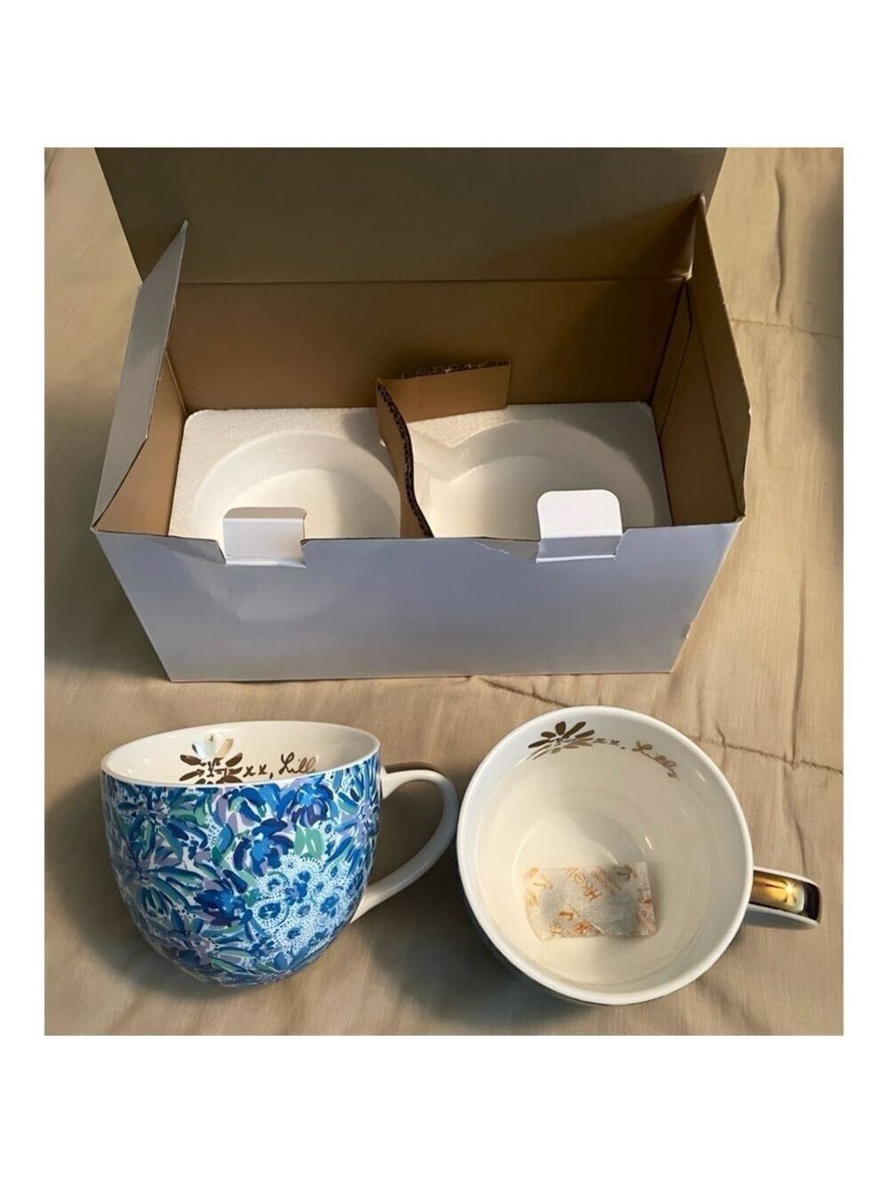 Lilly Pulitzer Set: 2 Oversized Mugs
"Lion Around" Blue Floral Gold Trim NIB - Picture 11 of 16